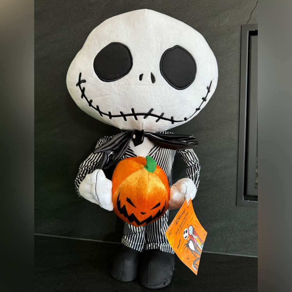 NWT Jack Skellington Nightmare Before Christmas Plush Greeter 18"